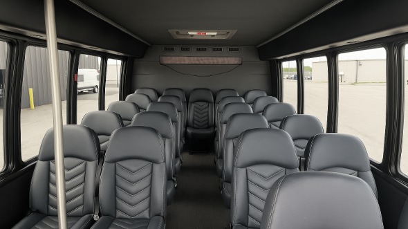 edison 28 passenger minibus